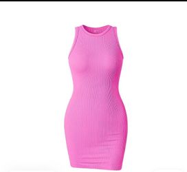 Pink ribbed dress size medium new $15