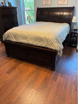 Queen bed