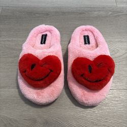 Joe Boxer Valentines/Heart Pink Fuzzy Slippers / Size Medium 7-8 