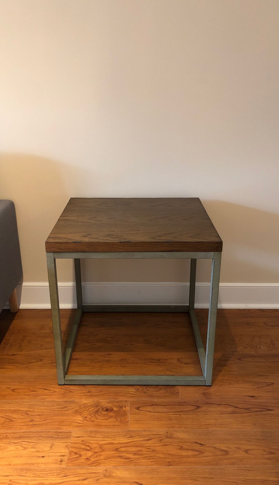 Square side table/ tv stand