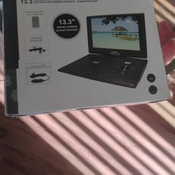 Portable DVD Player 