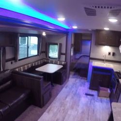 2018 Crossroads Zinger RV Trailer, Camper Trailer