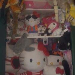 TONS OF HELLO KITTY STUFFED ANIMALS