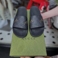 Gucci Supreme Tiger Slides 