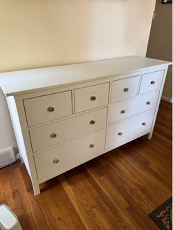 White Hemnes 8 drawer dresser