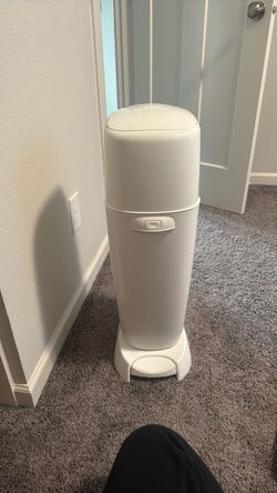 Diaper Pail with Foot Pedal