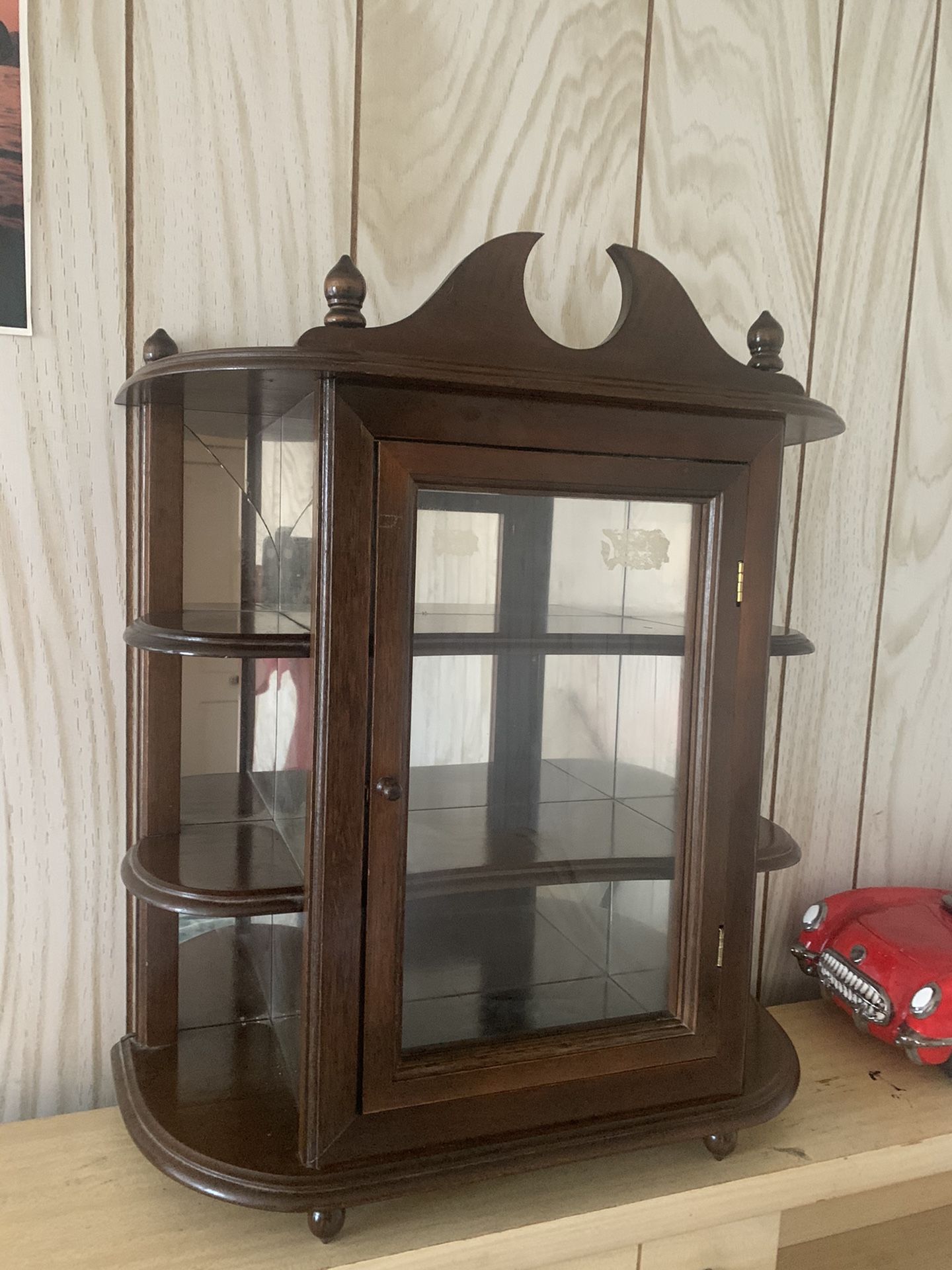 Display cabinet Top Quality - not Walmart!