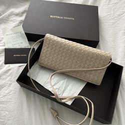 Bottega Veneta basket weave wallet crossbody bag clutch