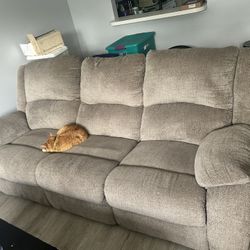 🛋 Couch-FREE — Must Pick Up Today