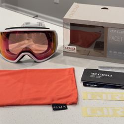 Womens Giro Facet With Vivid Lenses Snow Sport Goggles W/ Box & Pouch - EXCELLENT CONDITION