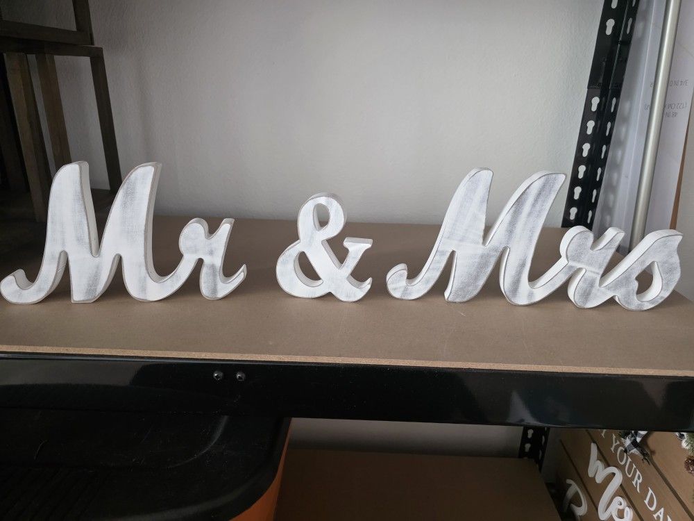 Rustic Mr & MRS sign 