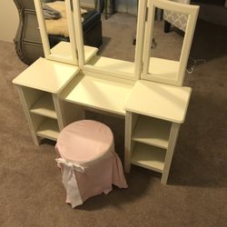 Children’s Makeup Table