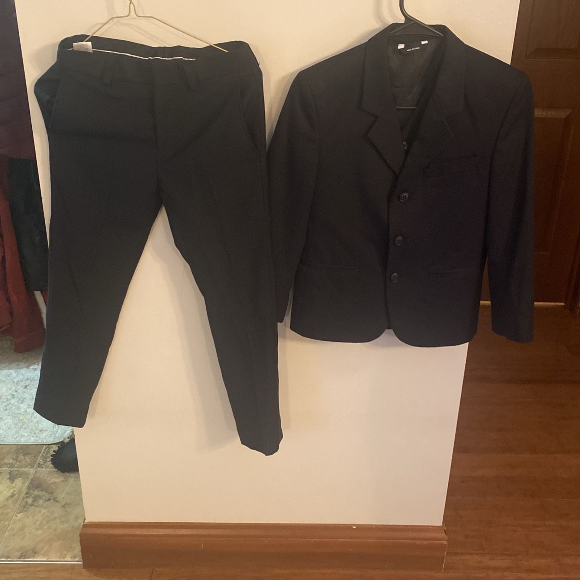 Boys Suit Size 10