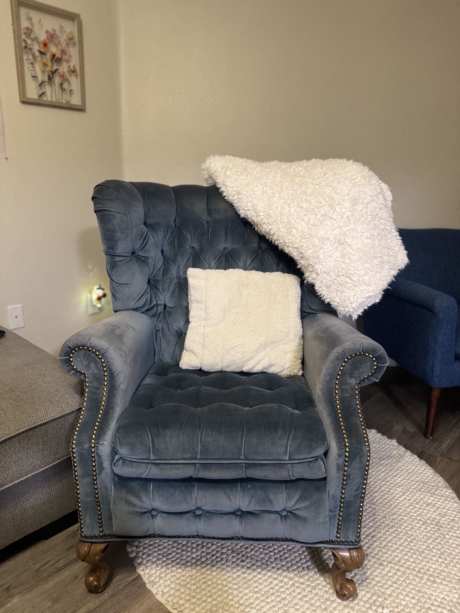 Light Blue Velvet Chesterfield Style Wingback Chair – Elegant & Comfy!