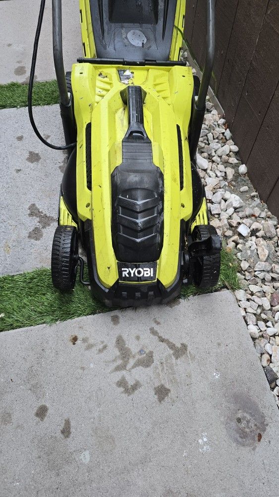 Ryobi 13 Inch Mover
