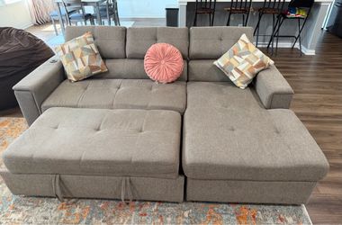 Sectional Sofa with Cushions