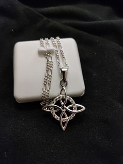 Sterling Silver.925 Witch Knot Necklace / Cadena Nudo De Bruja En Plata.925