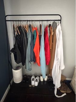 BLACK CLOTHING RACK