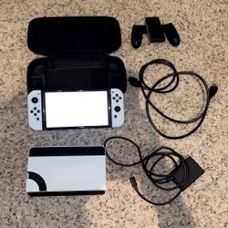 Nintendo switch OLED LIKE NEW