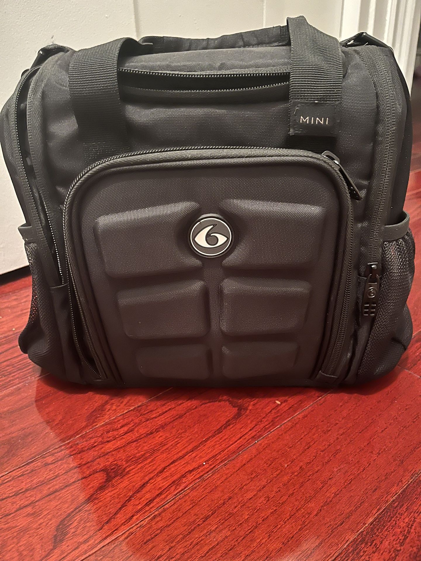 6 Pack Fitness Mini Innovator Bag