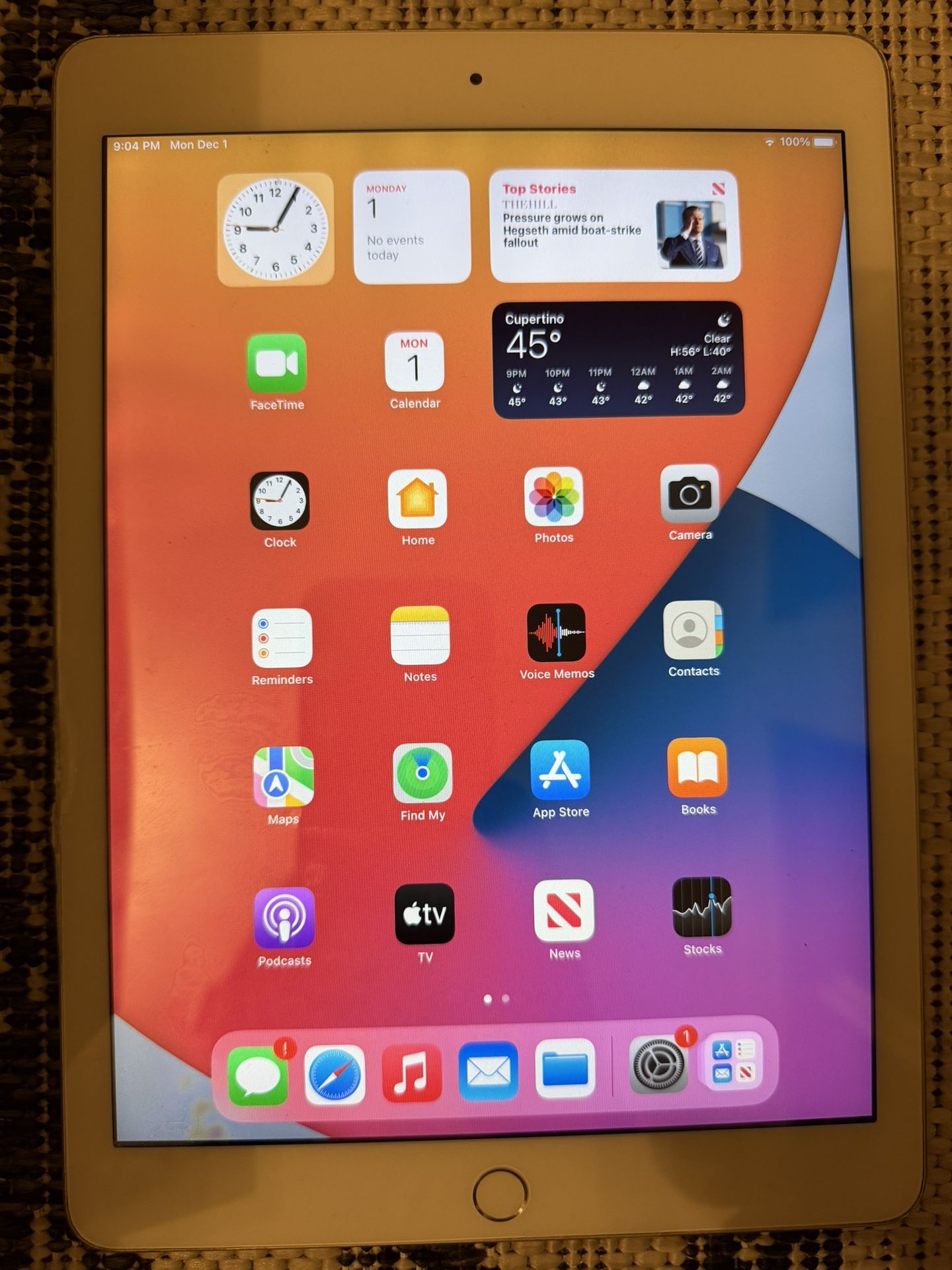 iPad 5 gold 128Gb with original Box