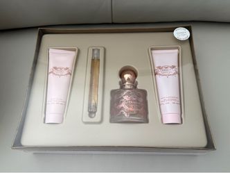 “Fancy” by Jessica Simpson Perfume Gift Set