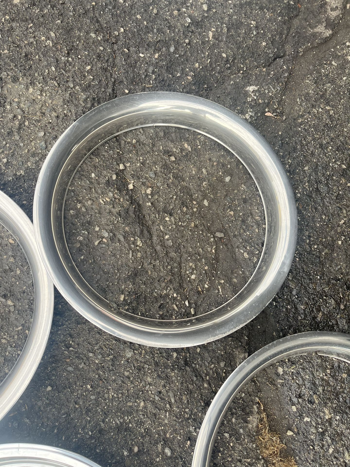 Used 15” Beauty Rings For Gm 3 Are The Same 1 Is Different Good Condition $50