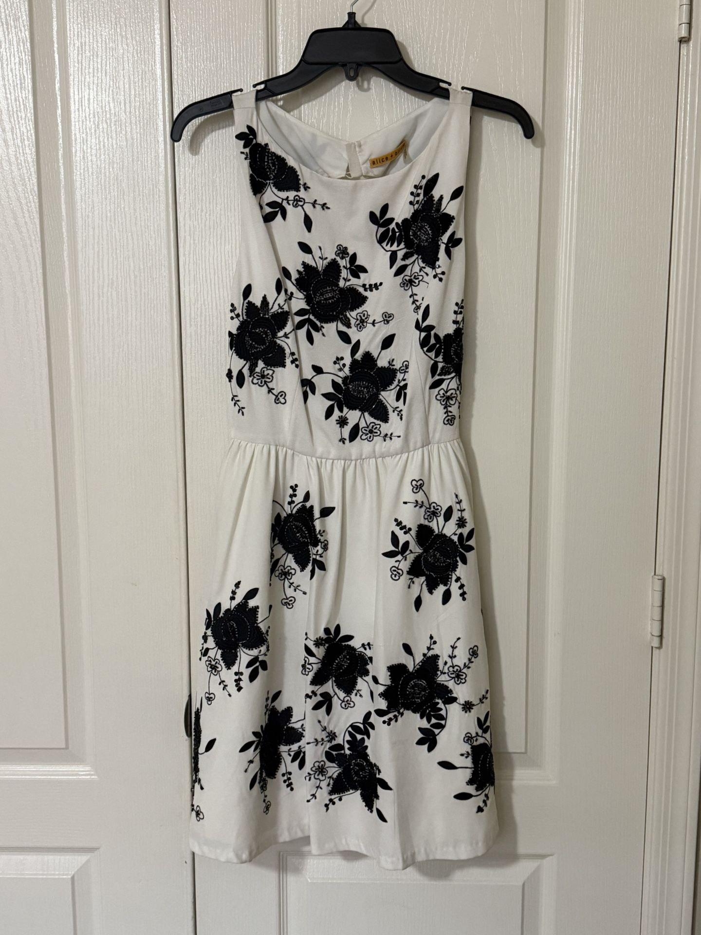 Alice + Olivia Lillyanne White & Black Beaded Cocktail Dress