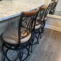 3 Bar stools! Like Brand new!!  $150