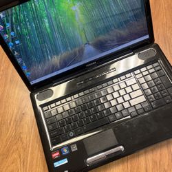 17” Toshiba Satellite AMD Tuition Dual Core 4gb Ram 128gb SSD Win 10