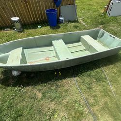 12’ Fiberglass Boat