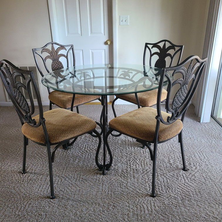 Wrought Iron And Glass Table 4 Chairs