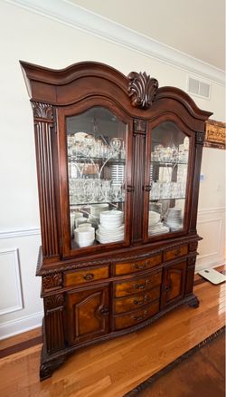 Elegant Large Lighted China Cabinet / Hutch – Excellent Condition