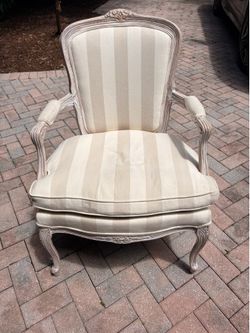 Fully refurbished  Accent chair