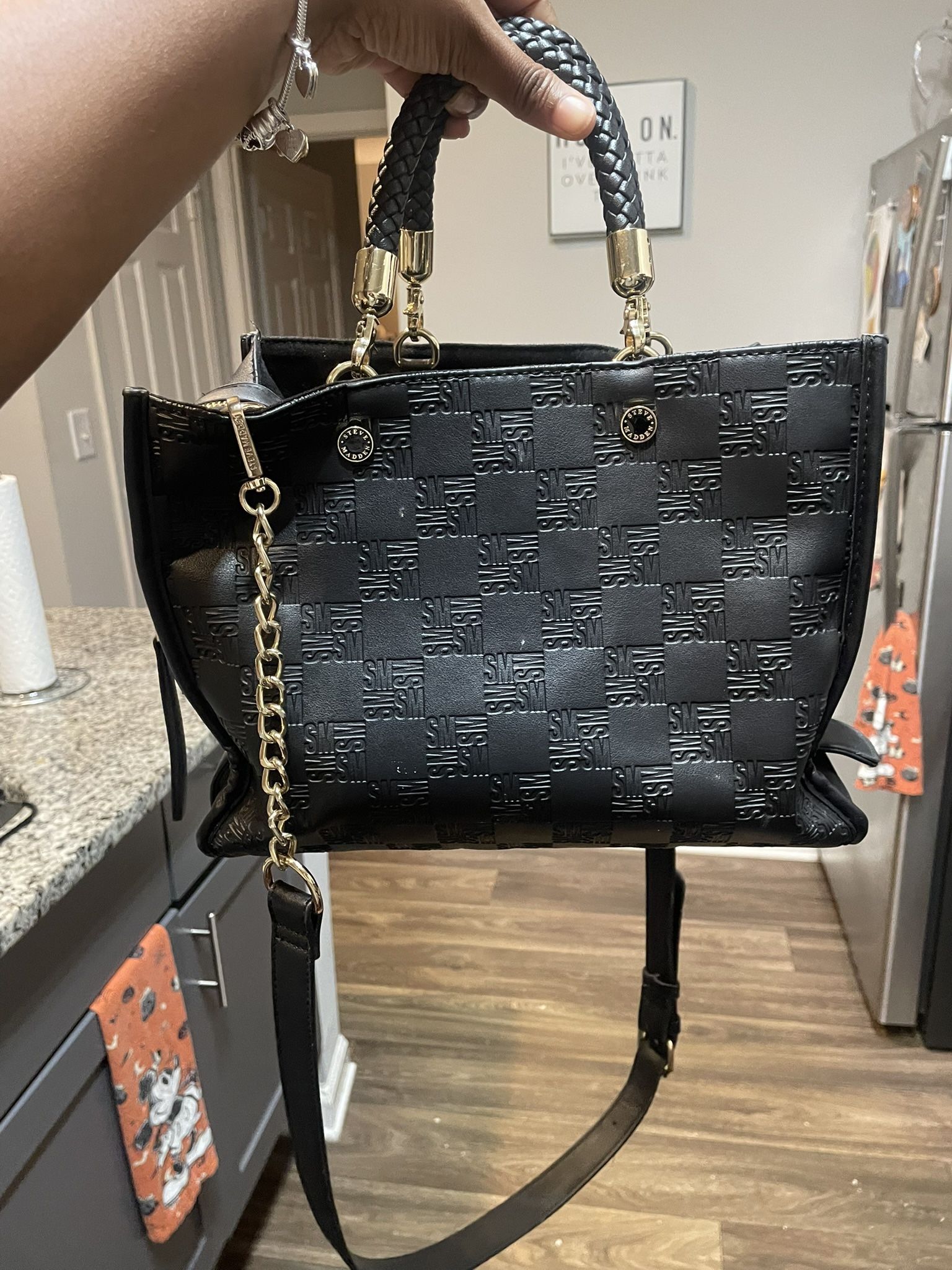Steve Madden Black & Gold Purse 