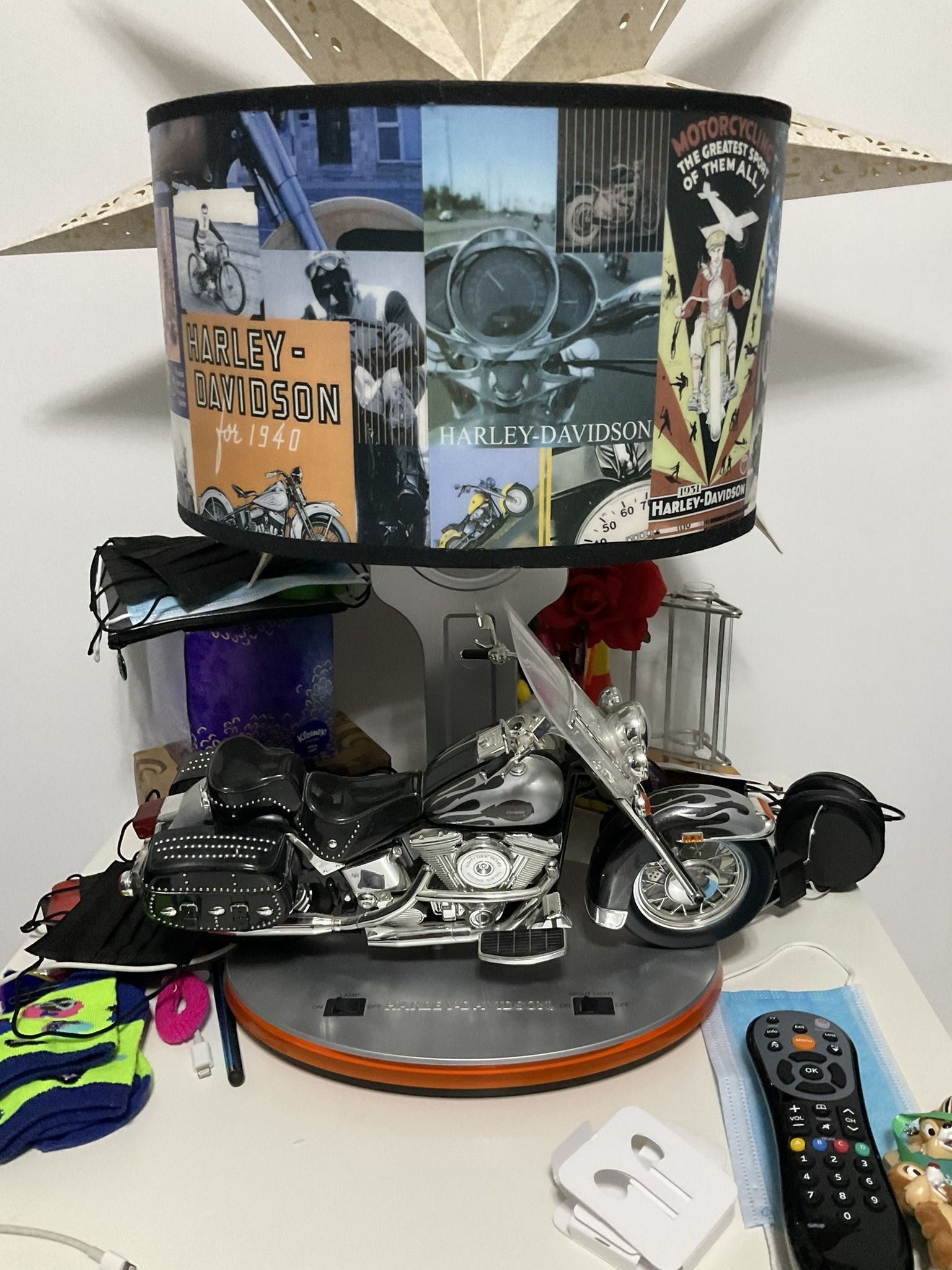 HARLEY DAVIDSON MOTORCYCLE TABLE LAMP