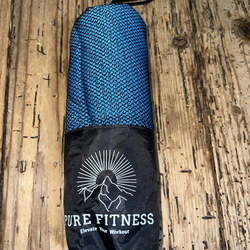 Pure Fitness microfiber towels w/ carry bag