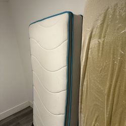 2 Camas Tweens  $120