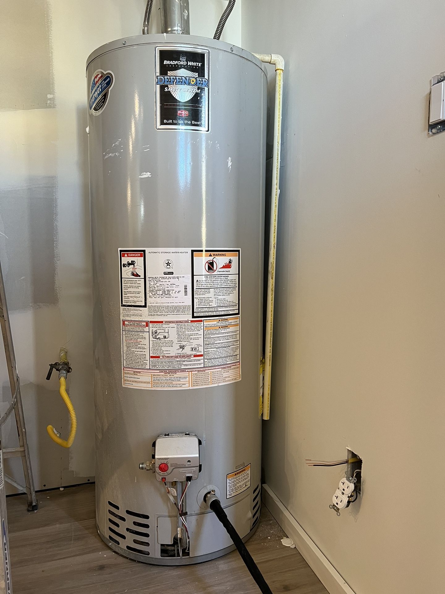 Water Heater - 50 Gallon Natural Gas - Boiling Hot Water