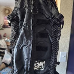 K9 Sport Sack Dog Carrier Size Small. Never Used. Harness Included