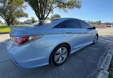 2013 Hyundai Sonata Hybrid