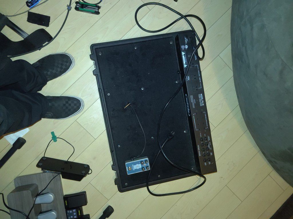 SKB PS-8 Pedal Board + Power Supply