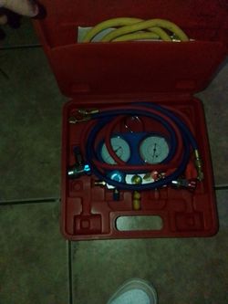 AC Manifold Gauge Set with Case