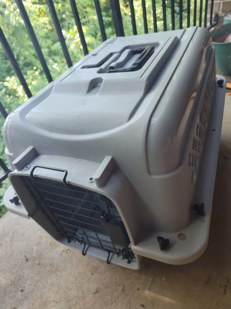 Pet carrier, used twice, like new