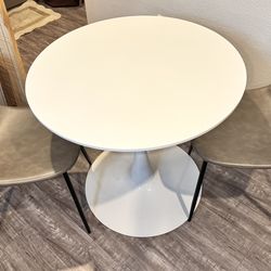 Round dining table with 2 chairs