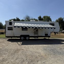 2003 Aljo 32’ 5th Wheel