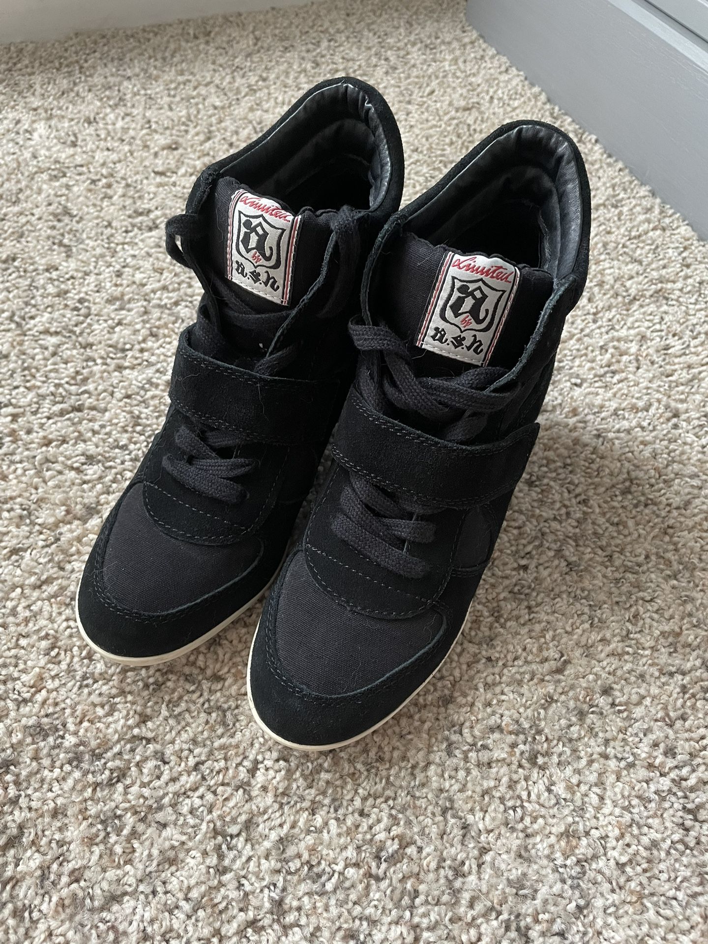 Ash Sneakers