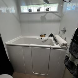 KOHLER Belay walk-in new tub!