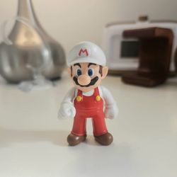 Super Mario Bros - Fire Marioi - 2009 Nintendo  Banpresto Vinyl Figure 3 Inches 