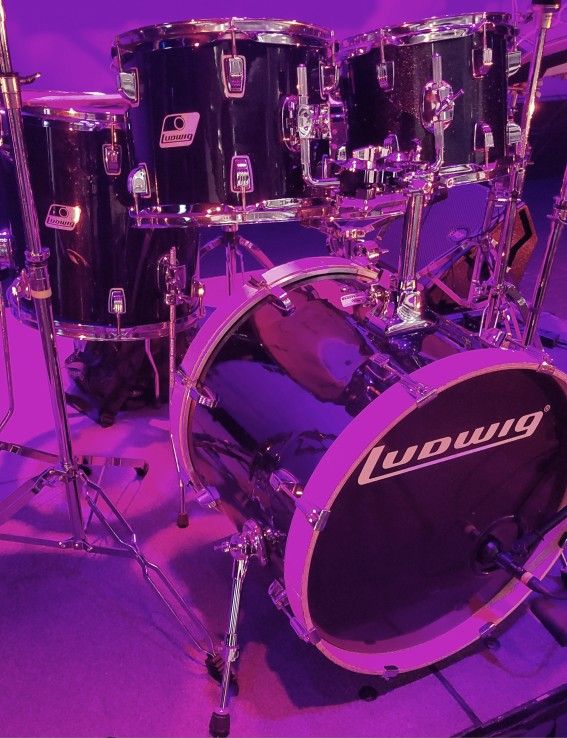 Ludwig Drum Set - 4 Piece